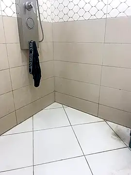 Snapshot of Lahcene chatting on October 31, 2025, 12:02 pm Lahcene online show from October 31, 2025, 12:02 pm