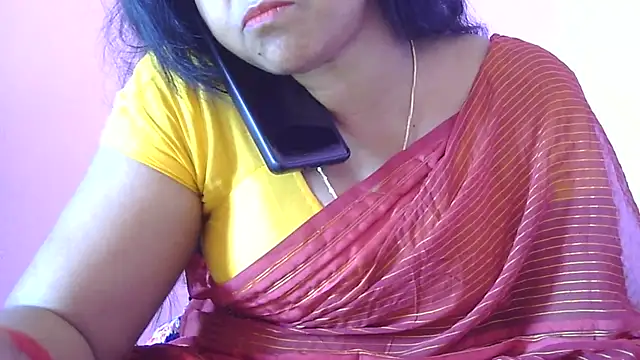 Snapshot of Suhana-sapna chatting on February 9, 2026, 4:32 am Suhana-sapna online show from February 9, 2026, 4:32 am