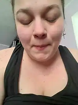 Snapshot of Sweetchubbybbw chatting on February 11, 2025, 11:42 am Sweetchubbybbw online show from February 11, 2025, 11:42 am