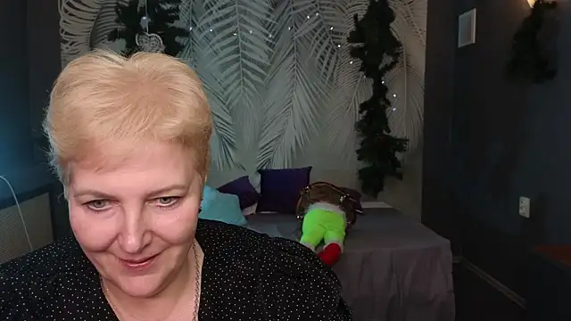 Snapshot of Sandra_Snow chatting on January 18, 2025, 8:30 pm Sandra Snow online show from January 18, 2025, 8:30 pm