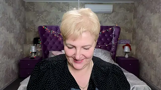Snapshot of Sandra_Snow chatting on January 21, 2025, 5:30 pm Sandra Snow online show from January 21, 2025, 5:30 pm