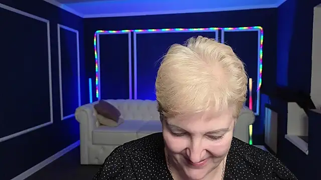 Snapshot of Sandra_Snow chatting on February 6, 2025, 8:34 pm Sandra Snow online show from February 6, 2025, 8:34 pm