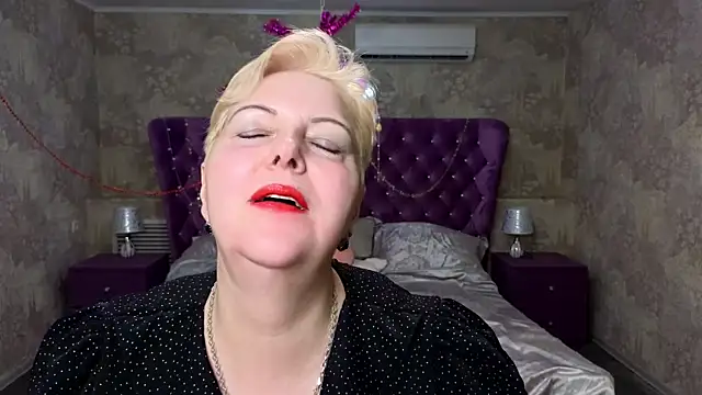 Snapshot of Sandra_Snow chatting on February 12, 2025, 8:29 pm Sandra Snow online show from February 12, 2025, 8:29 pm