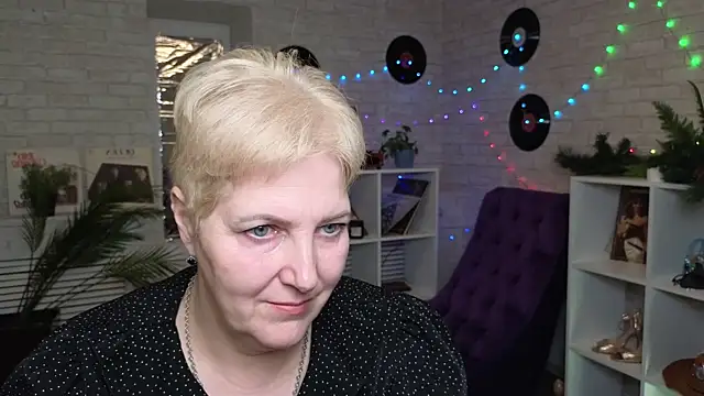 Snapshot of Sandra_Snow chatting on January 22, 2025, 2:35 pm Sandra Snow online show from January 22, 2025, 2:35 pm