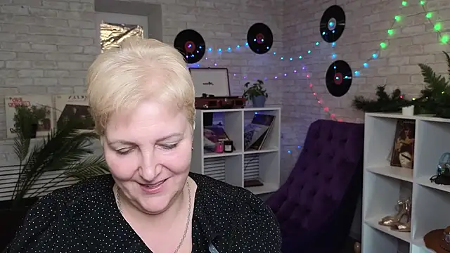 Snapshot of Sandra_Snow chatting on January 22, 2025, 8:49 pm Sandra Snow online show from January 22, 2025, 8:49 pm