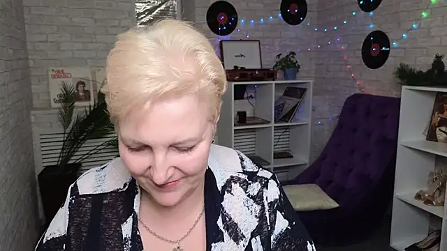 Snapshot of Sandra_Snow chatting on January 28, 2025, 8:36 pm Sandra Snow online show from January 28, 2025, 8:36 pm