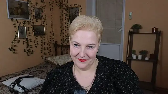 Snapshot of Sandra_Snow chatting on February 11, 2025, 6:22 pm Sandra Snow online show from February 11, 2025, 6:22 pm