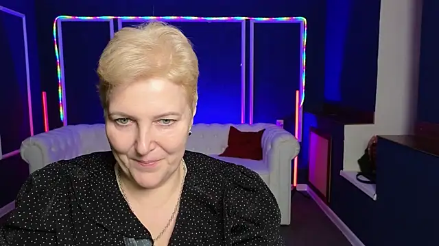 Snapshot of Sandra_Snow chatting on January 6, 2025, 8:39 pm Sandra Snow online show from January 6, 2025, 8:39 pm