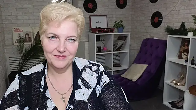 Snapshot of Sandra_Snow chatting on January 26, 2025, 8:02 pm Sandra Snow online show from January 26, 2025, 8:02 pm