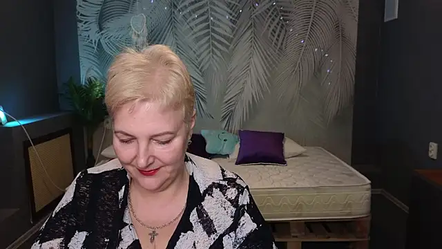 Snapshot of Sandra_Snow chatting on February 9, 2025, 8:34 pm Sandra Snow online show from February 9, 2025, 8:34 pm