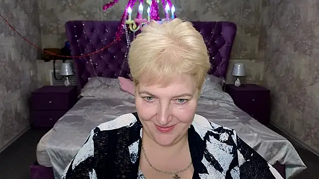Snapshot of Sandra_Snow chatting on February 15, 2025, 5:28 pm Sandra Snow online show from February 15, 2025, 5:28 pm