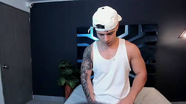 Snapshot of Flynn_Riider chatting on March 22, 2025, 2:47 pm Flynn Riider online show from March 22, 2025, 2:47 pm