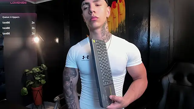 Snapshot of Flynn_Riider chatting on October 8, 2025, 7:03 pm Flynn Riider online show from October 8, 2025, 7:03 pm