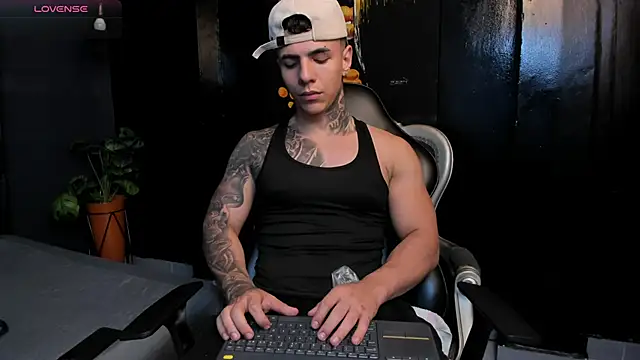 Flynn Riider online show from November 25, 2025, 5:46 pm