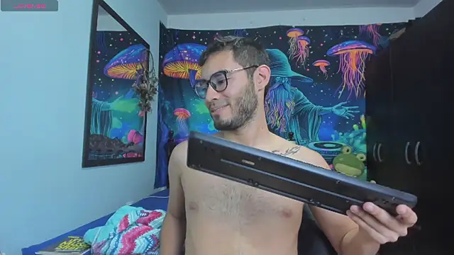 Snapshot of alexdesire chatting on February 28, 2026, 8:41 pm alexdesire online show from February 28, 2026, 8:41 pm