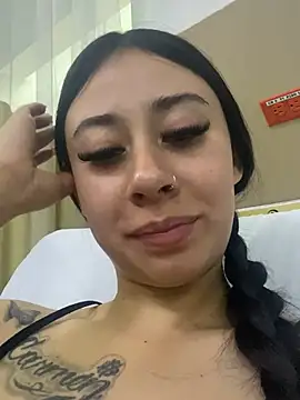 Snapshot of Zoee_t chatting on March 6, 2026, 3:12 am Zoee t online show from March 6, 2026, 3:12 am