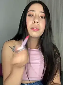 Snapshot of Zoee_t chatting on March 15, 2025, 11:28 pm Zoee t online show from March 15, 2025, 11:28 pm