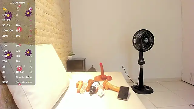 Snapshot of mia_roldan_ chatting on February 27, 2025, 8:13 am mia roldan online show from February 27, 2025, 8:13 am