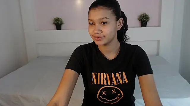 Snapshot of SelenaFox6 chatting on February 18, 2025, 7:10 am SelenaFox6 online show from February 18, 2025, 7:10 am