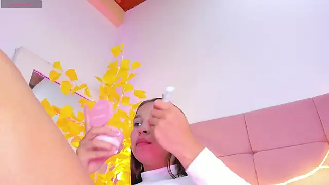 Snapshot of HaleyAmaya chatting on April 17, 2026, 10:56 pm HaleyAmaya online show from April 17, 2026, 10:56 pm