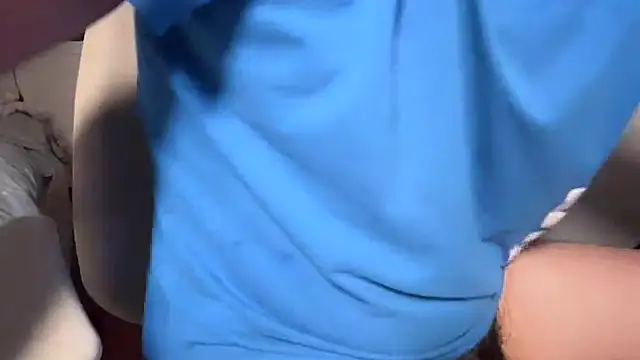 Axeeeeeeeeeeeel online show from October 15, 2025, 5:43 pm