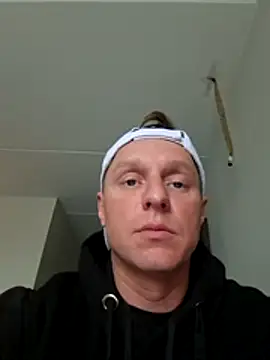 Endrju1988 online show from November 27, 2025, 1:22 pm