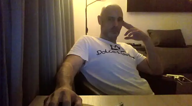 Snapshot of Avamereandmikel chatting on March 23, 2025, 12:04 am Avamereandmikel online show from March 23, 2025, 12:04 am