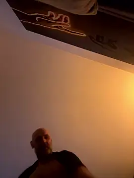 Snapshot of Avamereandmikel chatting on February 20, 2025, 12:19 am Avamereandmikel online show from February 20, 2025, 12:19 am