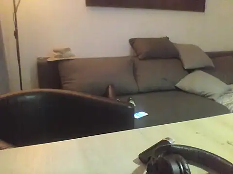 Snapshot of Avamereandmikel chatting on October 16, 2025, 11:13 pm Avamereandmikel online show from October 16, 2025, 11:13 pm