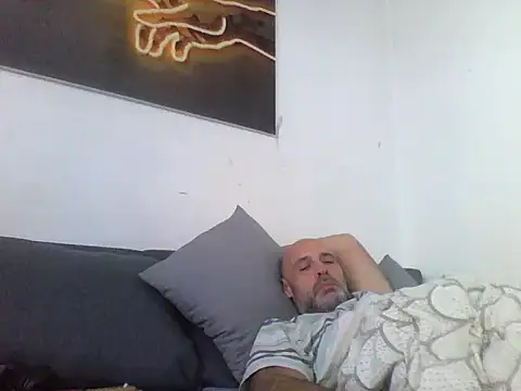 Snapshot of Avamereandmikel chatting on October 17, 2025, 12:29 pm Avamereandmikel online show from October 17, 2025, 12:29 pm