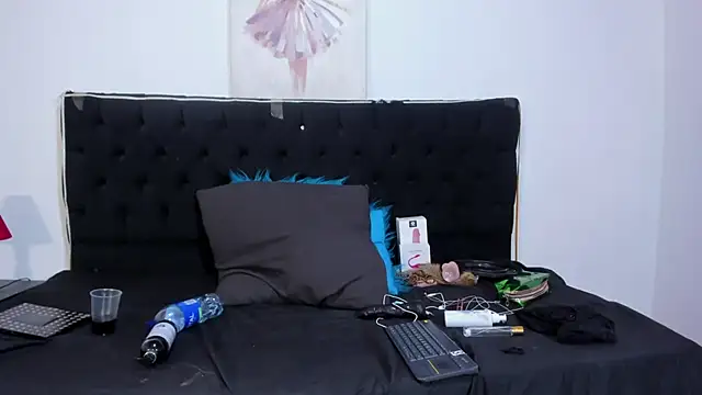 Snapshot of Salome_Whiter chatting on November 8, 2025, 11:19 pm Salome Whiter online show from November 8, 2025, 11:19 pm