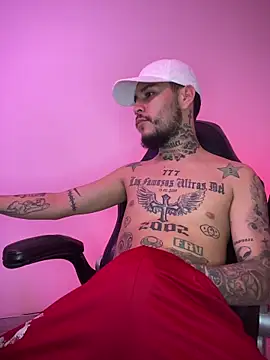 Snapshot of Junihn0 chatting on November 18, 2025, 10:34 pm Junihn0 online show from November 18, 2025, 10:34 pm