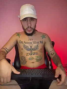 Snapshot of Junihn0 chatting on November 14, 2025, 9:18 pm Junihn0 online show from November 14, 2025, 9:18 pm