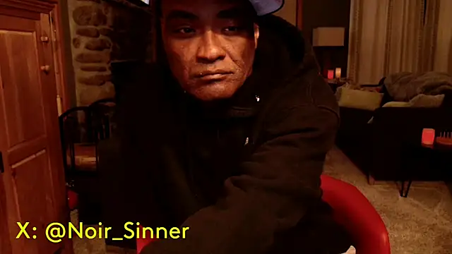 Snapshot of sinnernoir chatting on October 6, 2025, 3:19 am sinnernoir online show from October 6, 2025, 3:19 am