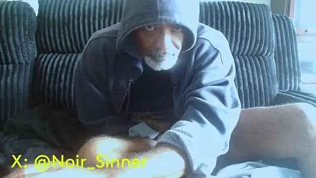 Snapshot of sinnernoir chatting on May 24, 2026, 4:18 pm sinnernoir online show from May 24, 2026, 4:18 pm