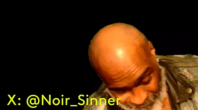 Snapshot of sinnernoir chatting on February 5, 2025, 11:28 pm sinnernoir online show from February 5, 2025, 11:28 pm