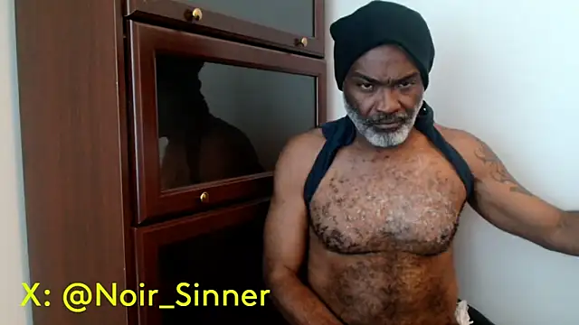 Snapshot of sinnernoir chatting on May 15, 2026, 2:59 pm sinnernoir online show from May 15, 2026, 2:59 pm