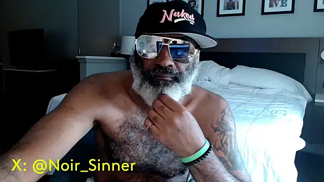 Snapshot of sinnernoir chatting on September 23, 2025, 2:57 pm sinnernoir online show from September 23, 2025, 2:57 pm