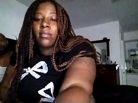 Snapshot of Eboni03 chatting on June 29, 2026, 3:35 am Eboni03 online show from June 29, 2026, 3:35 am