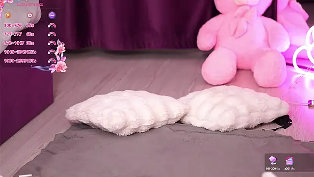 GoldenAmber online show from March 12, 2025, 11:01 pm