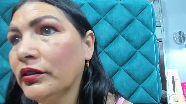 PENELOPELEWISs online show from September 11, 2025, 4:34 am