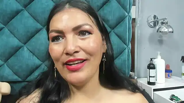 Snapshot of PENELOPELEWISs chatting on March 26, 2026, 7:50 am PENELOPELEWISs online show from March 26, 2026, 7:50 am