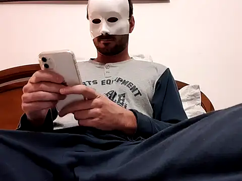 ItalStall online show from October 4, 2025, 8:21 pm