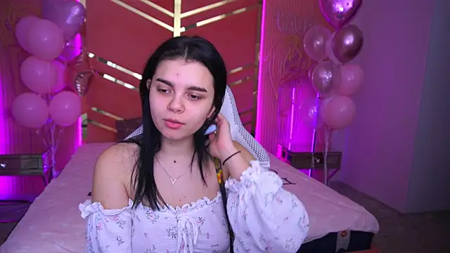 ShinyShyy online show from February 17, 2025, 1:44 pm