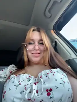 Snapshot of VikiDemi chatting on February 24, 2026, 2:29 pm VikiDemi online show from February 24, 2026, 2:29 pm