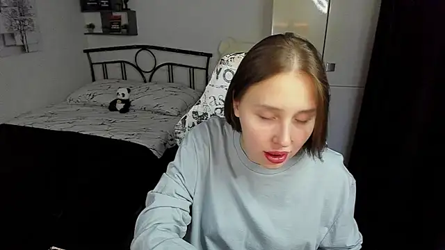 Snapshot of LinaTruly chatting on November 26, 2025, 9:59 pm LinaTruly online show from November 26, 2025, 9:59 pm