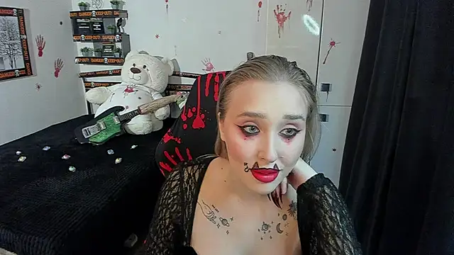 Snapshot of LinaTruly chatting on October 27, 2025, 10:22 pm LinaTruly online show from October 27, 2025, 10:22 pm