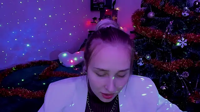 Snapshot of LinaTruly chatting on January 2, 2025, 11:27 pm LinaTruly online show from January 2, 2025, 11:27 pm