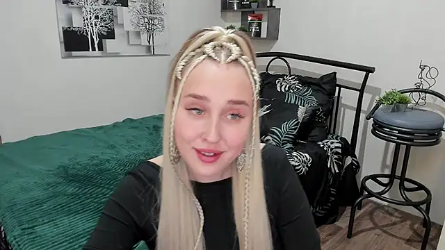 Snapshot of LinaTruly chatting on February 15, 2025, 11:58 pm LinaTruly online show from February 15, 2025, 11:58 pm