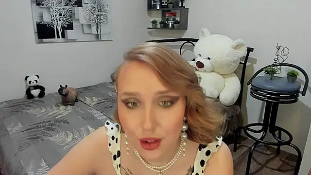 Snapshot of LinaTruly chatting on March 20, 2025, 12:19 am LinaTruly online show from March 20, 2025, 12:19 am